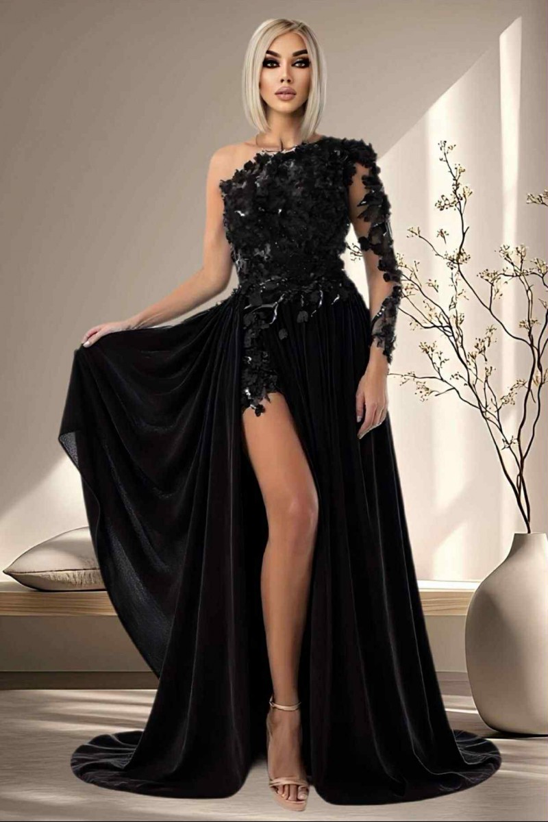 ROCHIE SPECTACULOASA DANTELA SI CATIFEA