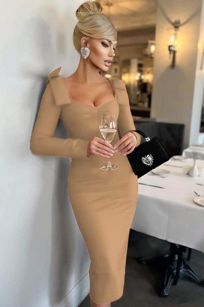 ROCHIE CU FUNDA PE UMERI