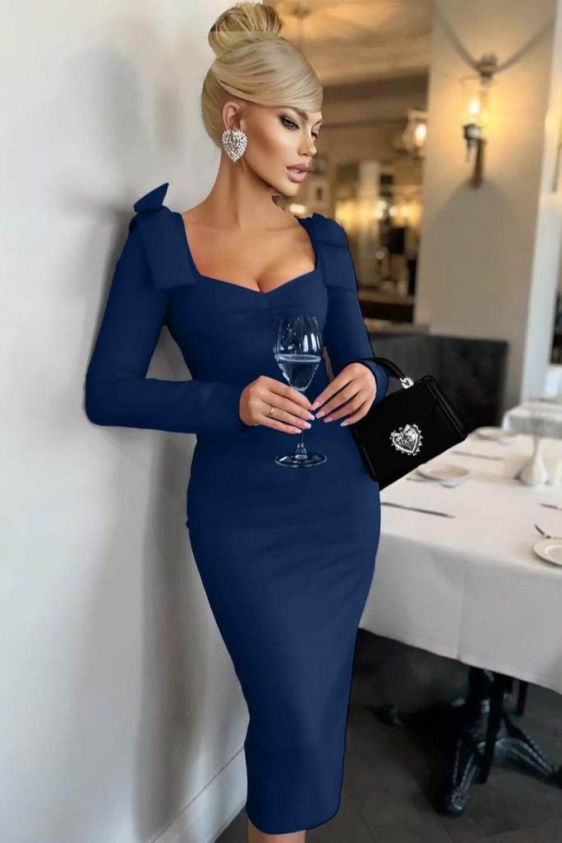 ROCHIE CU FUNDA PE UMERI
