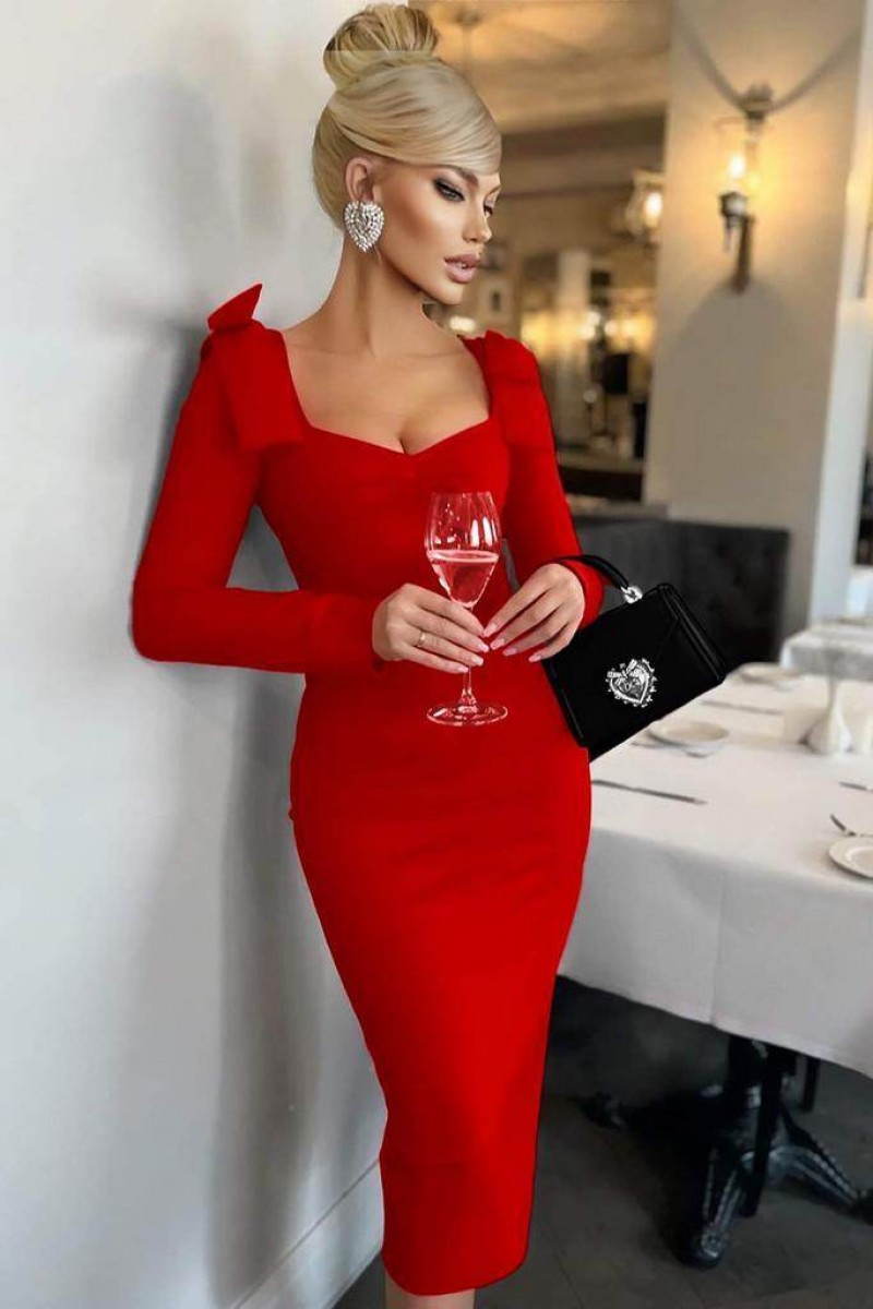 ROCHIE CU FUNDA PE UMERI
