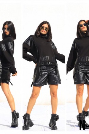 BLUZA CU CAPSE