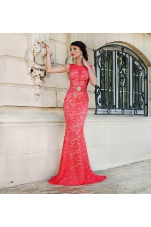 ROCHIE MULATA DIN DANTELA
