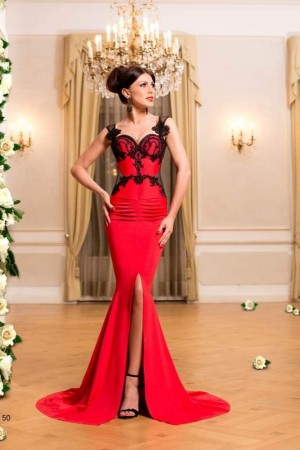 ROCHIE CU BRODERIE