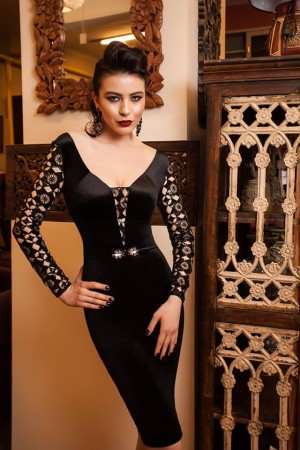 ROCHIA DECEMBER RAFINATED WOMAN