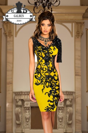 ROCHIE CHARMING WOMAN