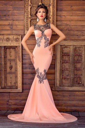 ROCHIE "LACE SPIDER WOMAN"